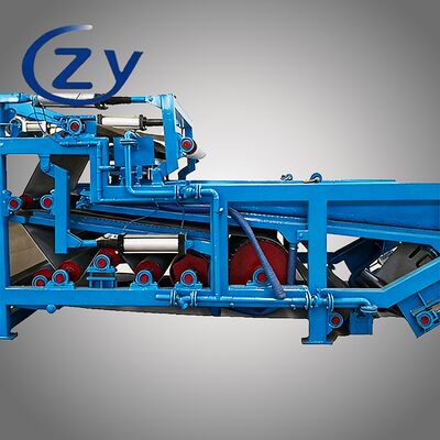 Filtre de déshydratation par courroie pour la séparation continue des solides et des liquides de la fibre de manioc, d'une capacité de 4 t/h et d'une conception écoénergétique